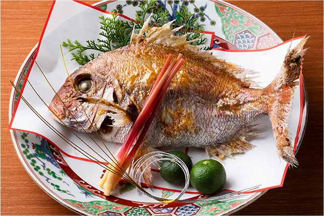 おめでたいお祝いごとに華をそえる鯛の浜焼き１